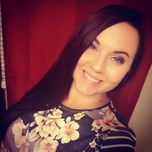 Meet your Posher, Becca